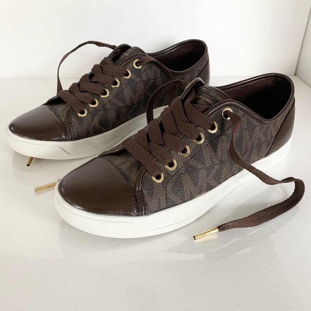 Michael Kors Signature Sneakers - Picture 2 of 13